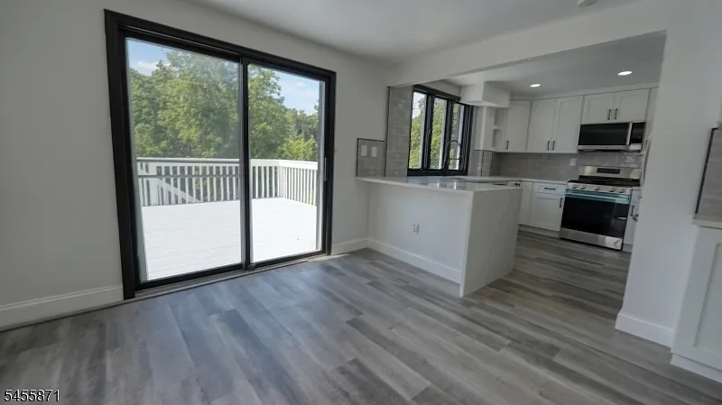 20 Anderson Hill Rd