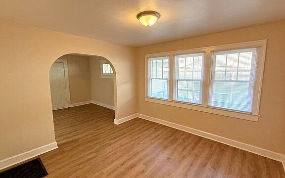 5th image of 5936 Dewey Ave
