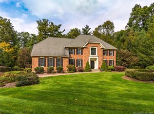 24 Woodford Hills Dr, Avon, CT 06001