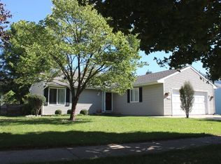 408 Irvine Rd, Champaign, IL 61822