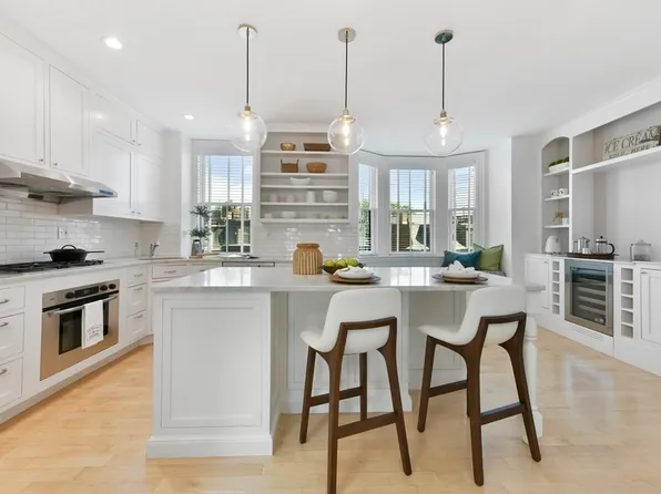 128 Pembroke St #2-3, Boston, MA 02118