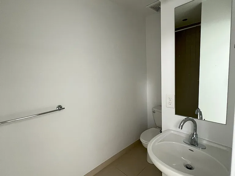 Fourth floor bedroom ensuite bathroom
