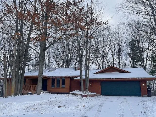 4660 Paper Birch Ln, Traverse City, MI 49686