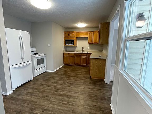 3rd image of 2611 Brown St