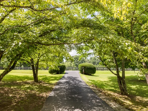 7325 Cumberland Dr, Fairview, TN 37062