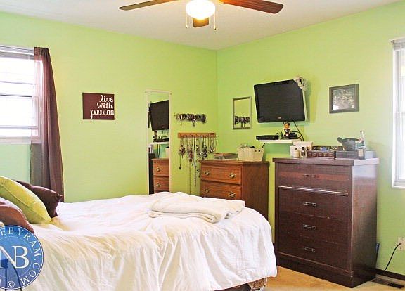 5th image of 341 Hickory Ct
