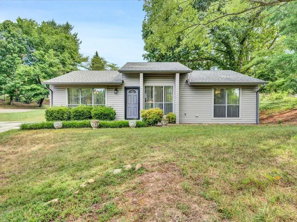 3125 Penn Forest Blvd, Roanoke, VA 24018