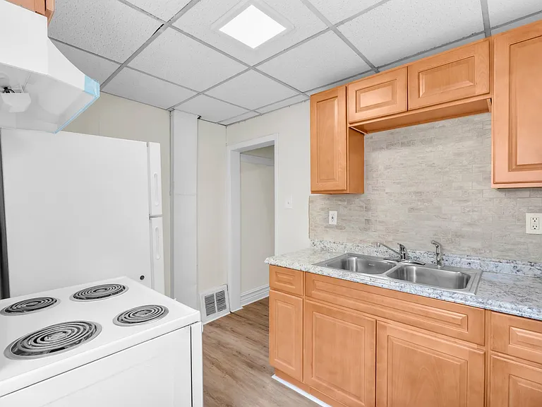 212 Peach St — Photo 8