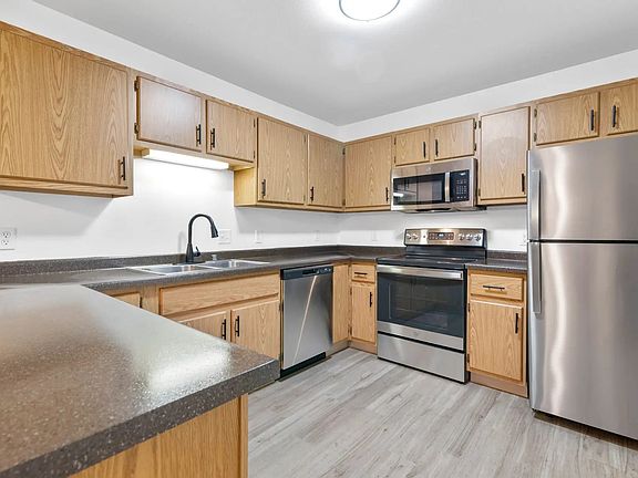 4th image of 231 Tamarack Dr #227-5