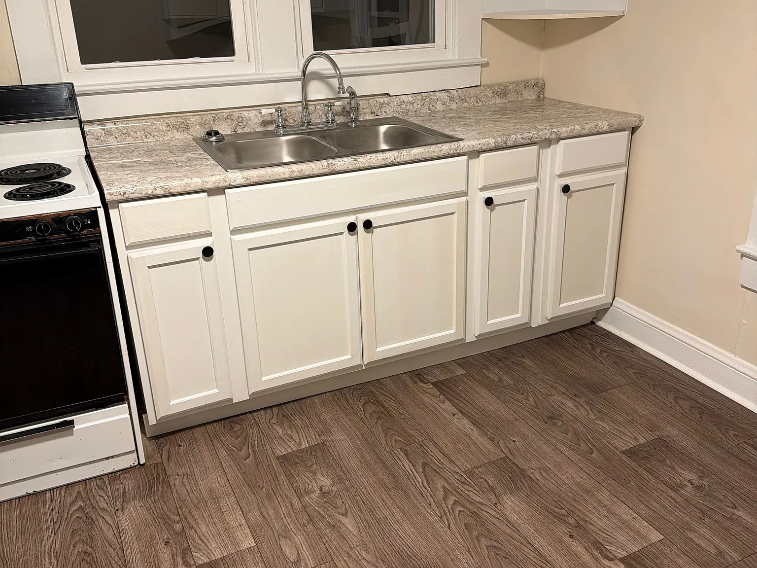 2 bed, 1000 sqft, $950 — Photo 2