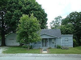 1st image of 233 E Muntz St