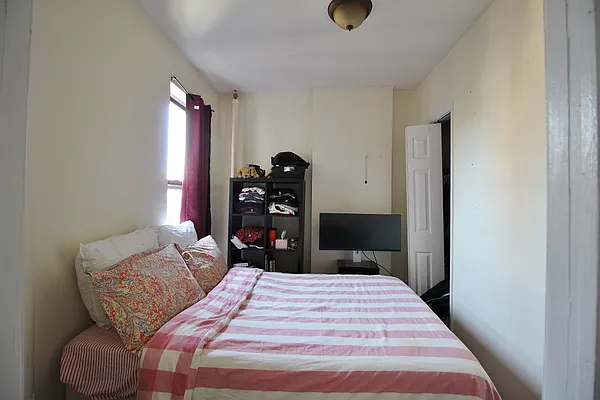 Rented by Julianna Realty Corp | media 12