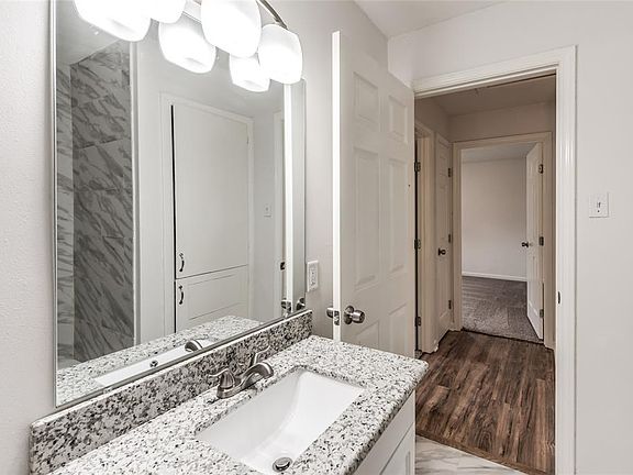 3rd image of 2315 Ingersol Ave