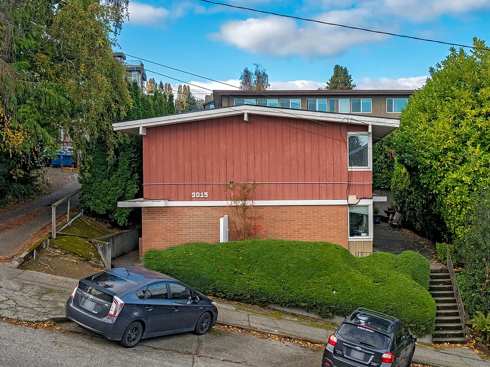 3015 Queen Anne Ave N.