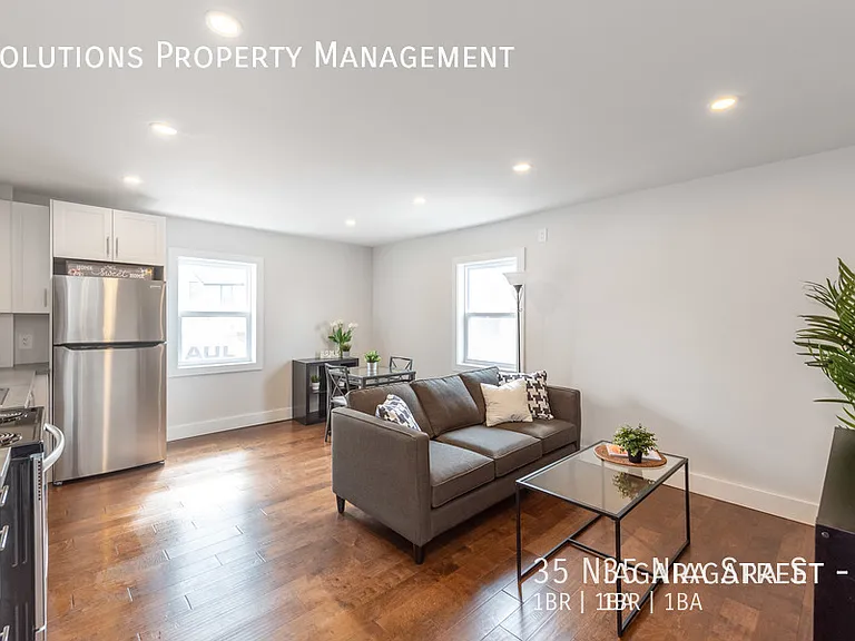 35 Niagara St #3 — Photo 5
