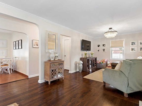 4th image of 415 Saint Joseph Pl