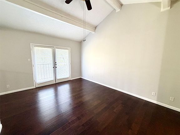 5th image of 2810 Stewart Dr