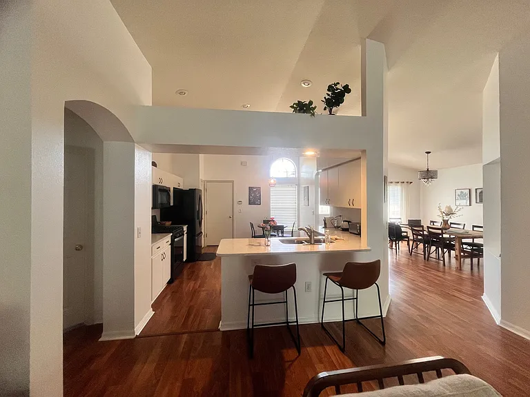 Tremont Dr — Photo 21