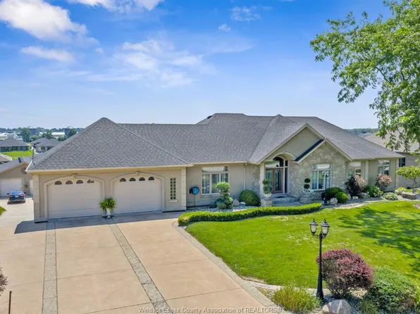 1841 Talbot Rd W, Kingsville, ON N9Y 2E4