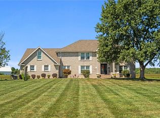 19647 Tonganoxie Rd, Tonganoxie, KS 66086