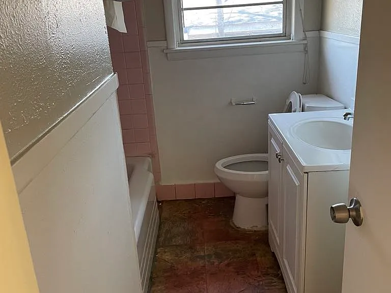 3829 Oakcrest St — Photo 9
