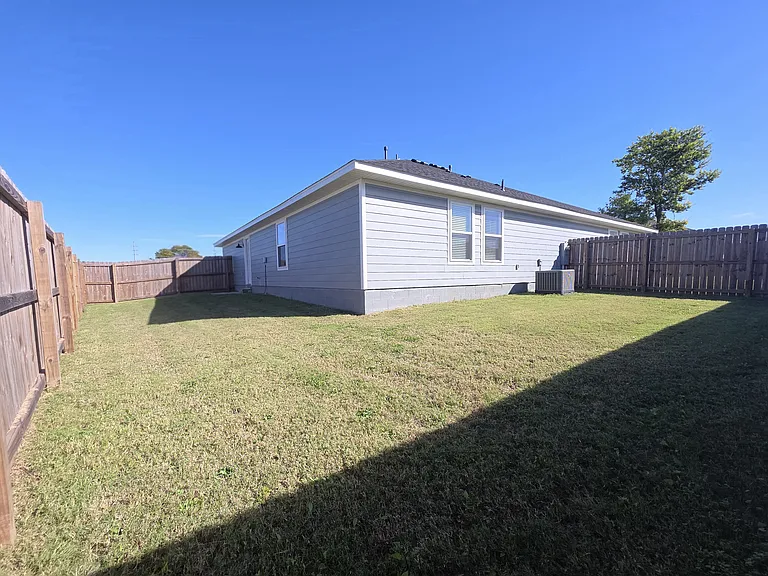 706 W Loren Dr #B — Photo 13