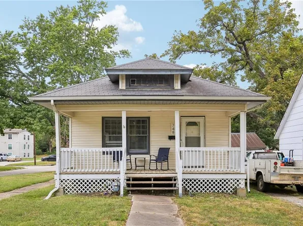 748 S Poplar St, Ottawa, KS 66067