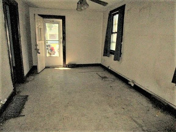 5th image of 1406 Howard Ct