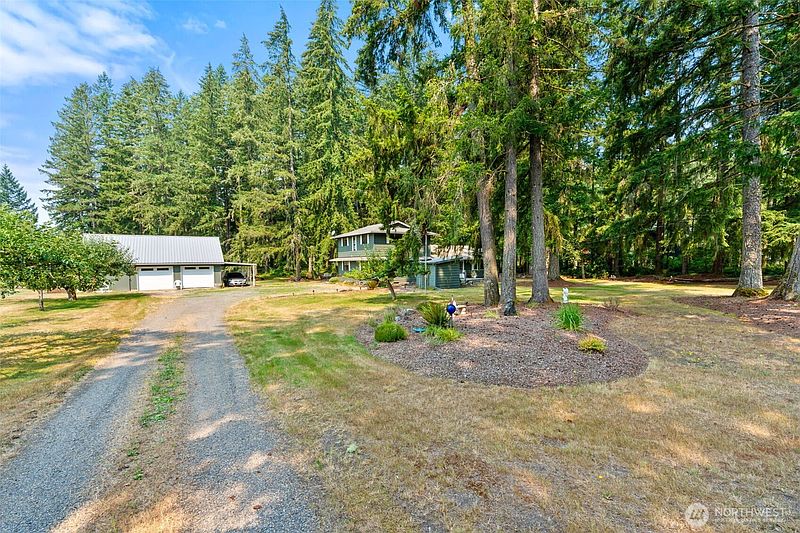 3rd image of 907 Logan Hill