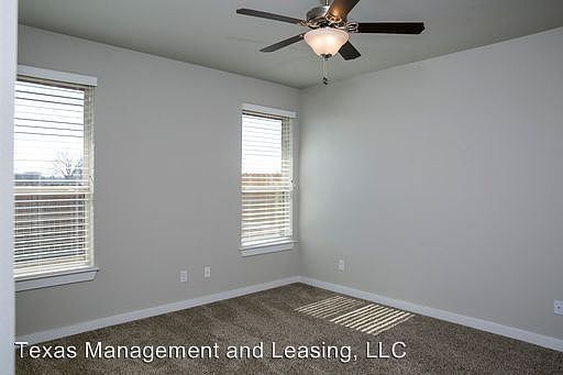 3rd image of 207 Hidden Springs Dr