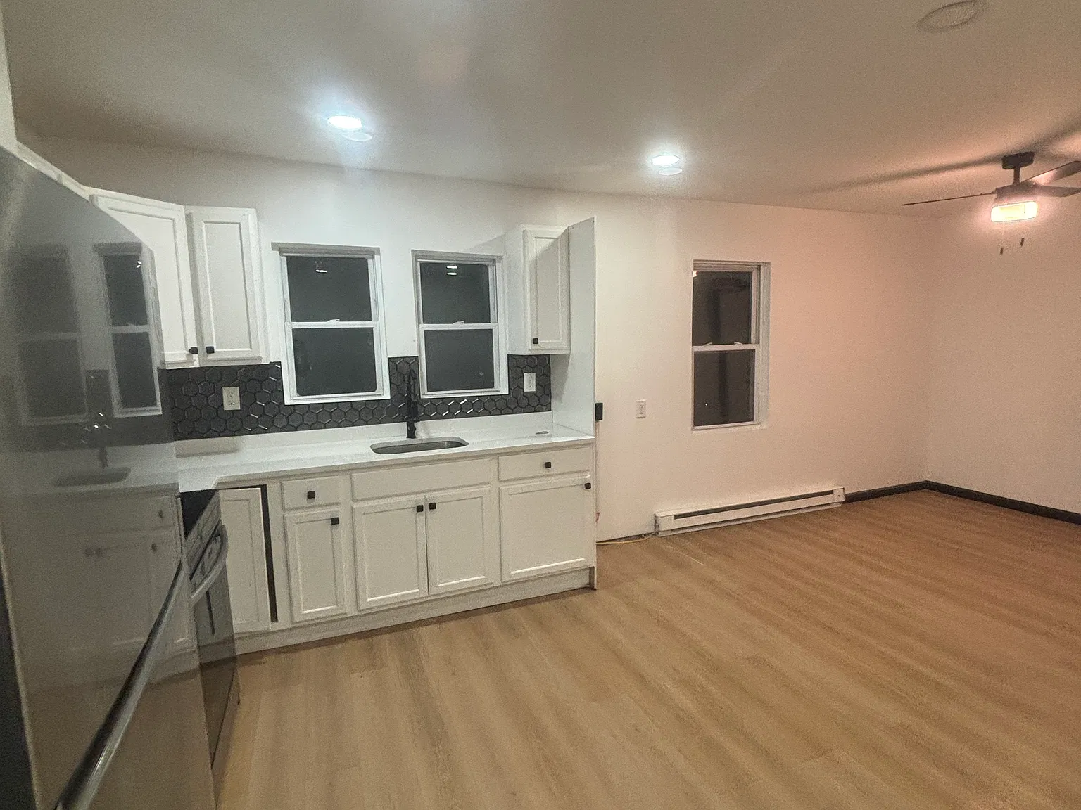 2 bed, 950 sqft, $1,200 — Photo 2