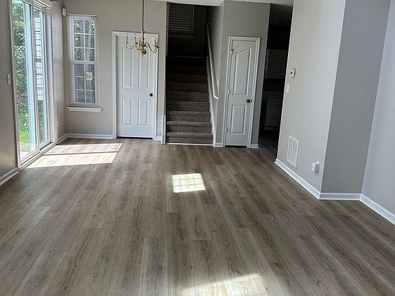 3rd image of 1605 Woodstock Ct