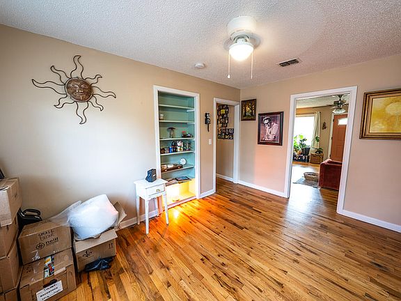 5th image of 3614 38th St