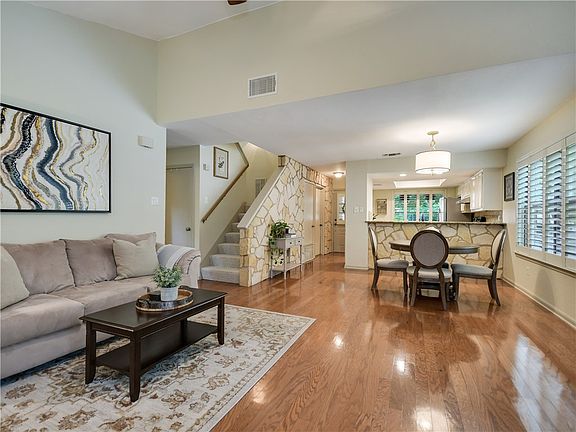 5th image of 9518 Topridge Dr APT 47