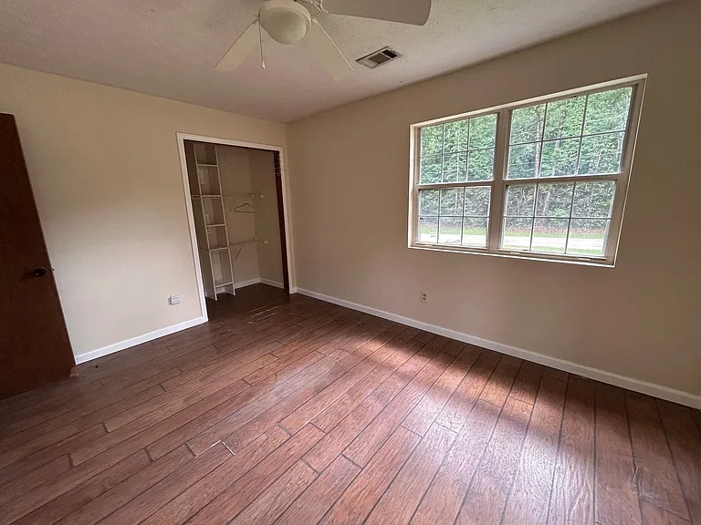 190 Susie Pl — Photo 14