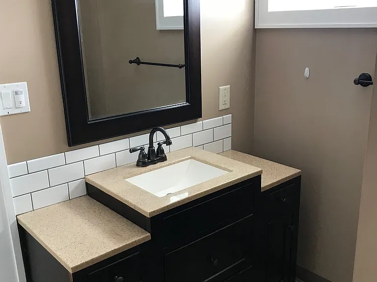 302 Schneider St SE — Photo 5