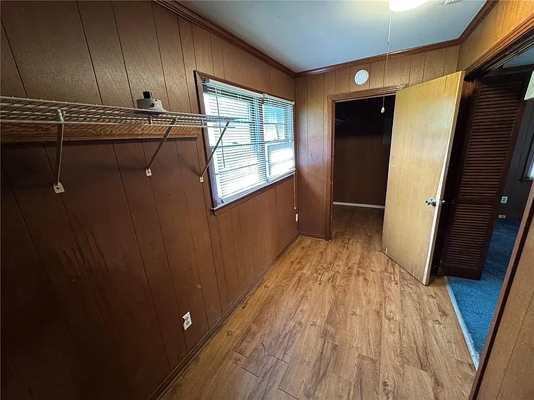 5855 Woodvale Dr — Photo 23