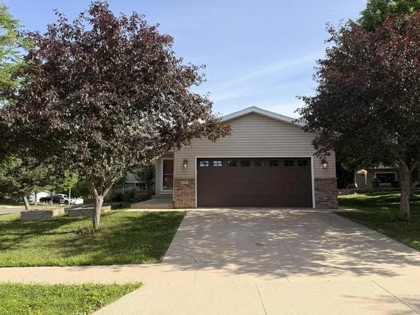 4997 Gem Ln NW, Rochester, MN 55901