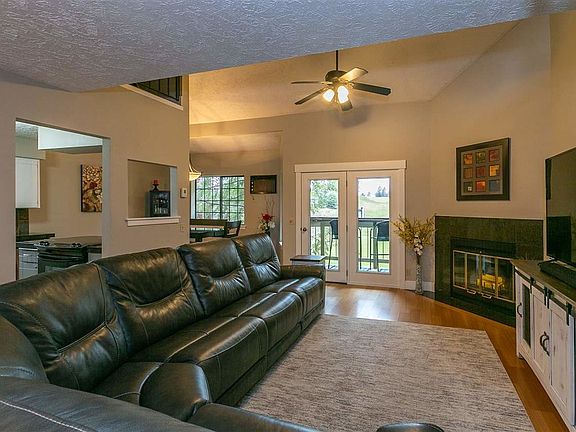 3rd image of 103 S Neyland Ave APT 3