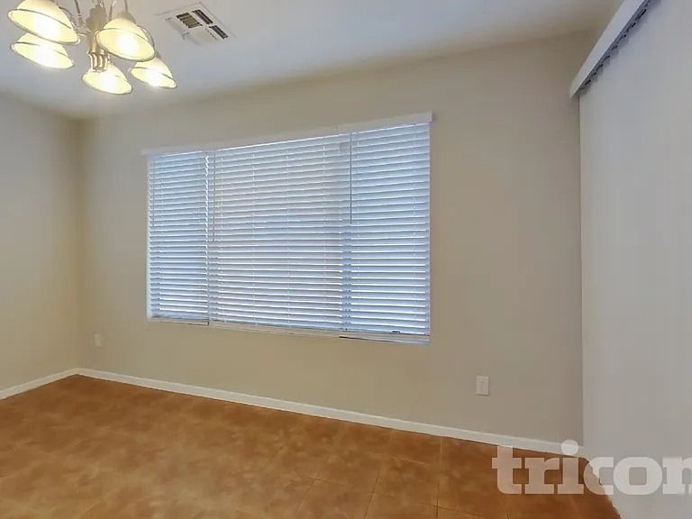 17220 N Wavyleaf Ave — Photo 5
