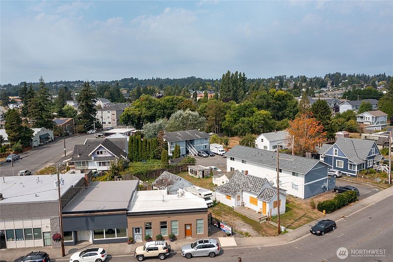 5th image of 5709 3rd Avenue