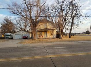 721 E 1st St, McPherson, KS 67460