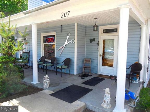 2nd image of 207 N Main St