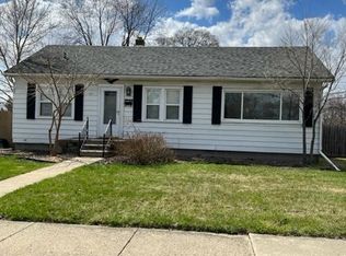 25415 Rose St, Roseville, MI 48066