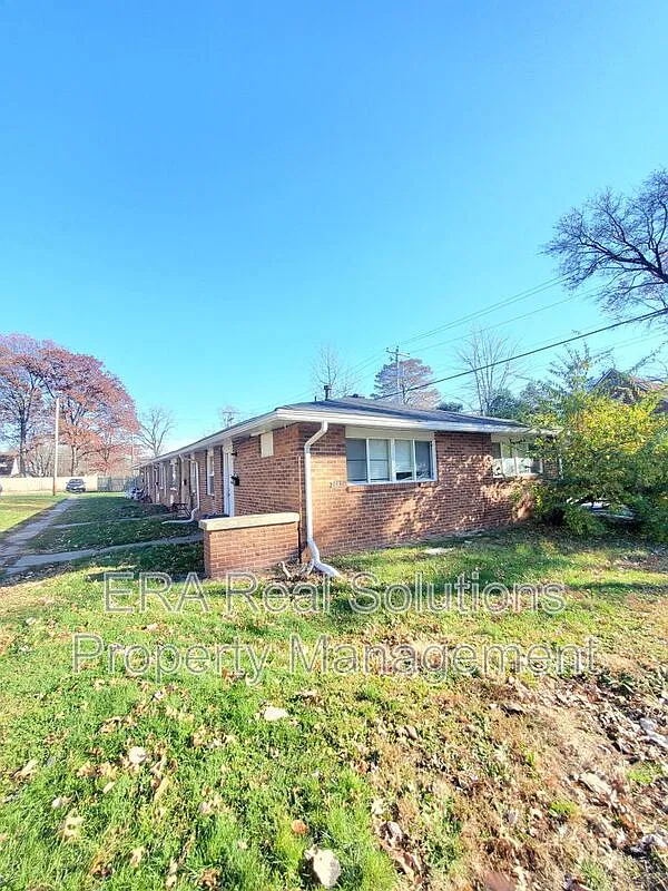 2 bed, 1.0 bath, 609 sqft, $825 — Photo 2