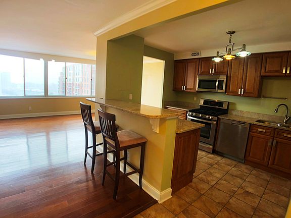 3rd image of 11801 Rockville Pike APT 1605