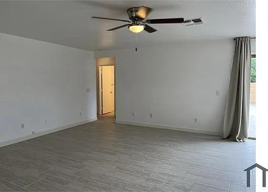 2403 E Palm Beach Dr — Photo 7