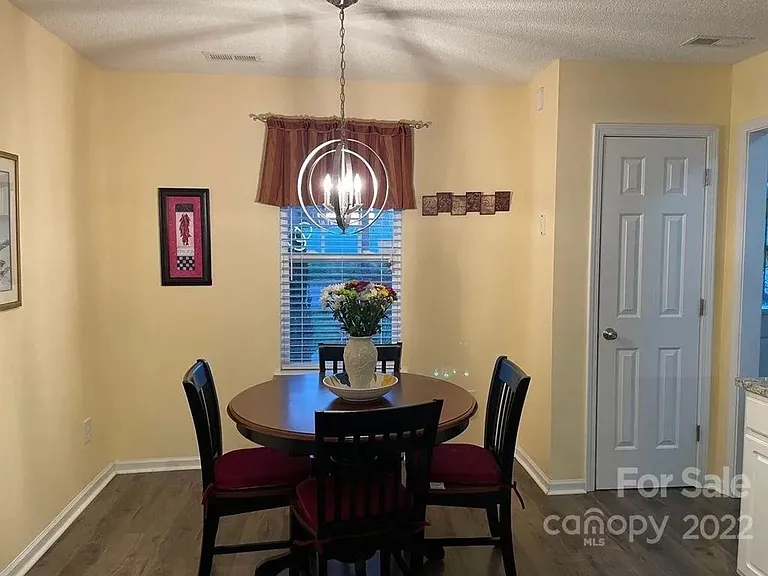 8427 Meadowcreek Village Dr — Photo 10
