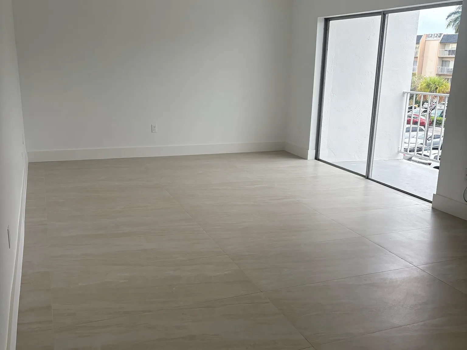 1 bed, 1.5 bath, 809 sqft, $2,000 — Photo 3