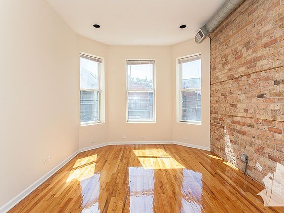 3rd image of 2452 N Southport Ave #2J